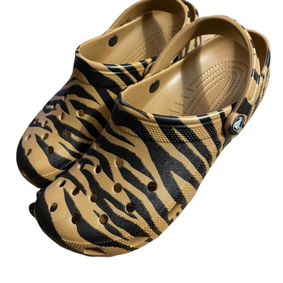 Crocs | Unisex Classic Animal Print Clog Zebra - Picture 3 of 9